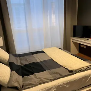 Appartamento V3, Budapest